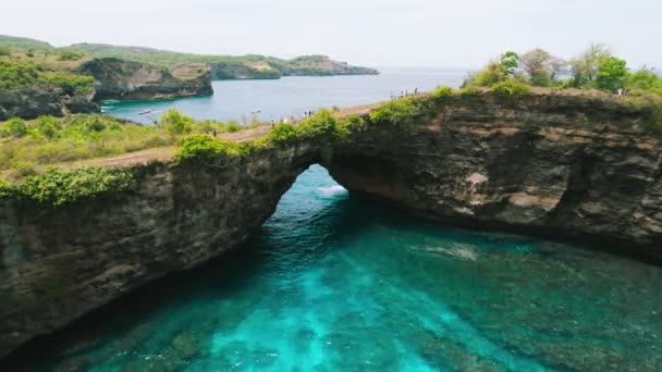 Nusa Penida Island Bali Broken Beach Popular Tourist Destination Travel — Vídeos de Stock