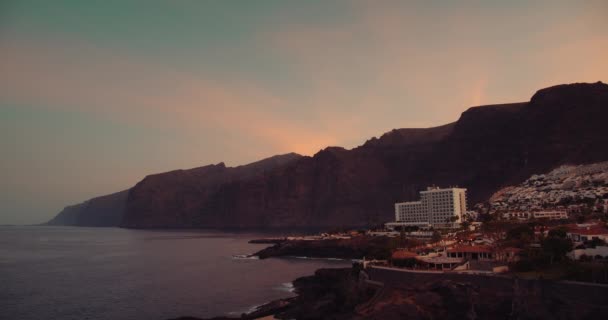 Puerto Santiago Stad Kliffen Van Reuzen Tenerife Canarische Eilanden Spanje — Stockvideo
