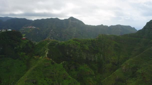 Bergskedja Anaga Naturpark Teneriffa Kanarieöarna Spanien Ingen Vår Mörka Natur — Stockvideo