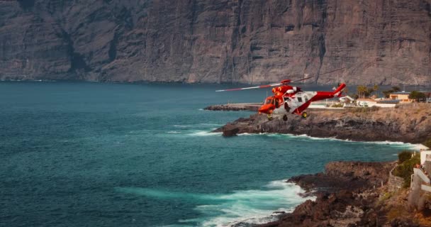 Teneri Kanada Adaları Spanya 2023 Nisan Kurtarma Helikopteri Kayalık Kıyı — Stok video