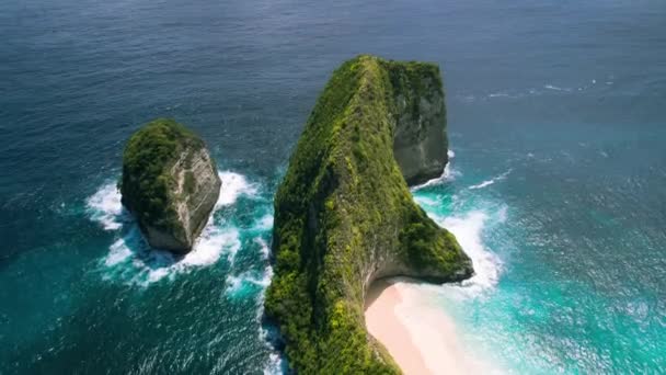 Luftaufnahme Des Kelingking Beach Auf Der Insel Nusa Penida Auf — Stockvideo