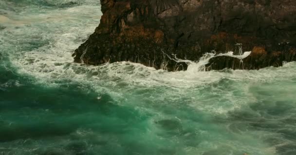 Mare Tempestoso Incidente Sulla Costa Rocciosa Vulcanica Tenerife Isole Canarie — Video Stock