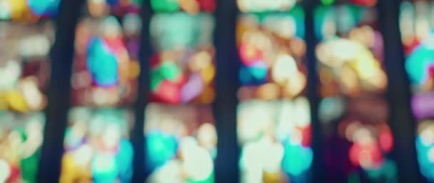 Witraże Sztuki Kościele Zamazane Tło Katedry Kolorowe Abstrakcyjne Wzory Bokeh — Wideo stockowe