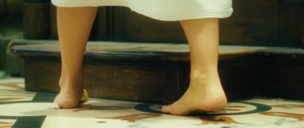 Confession Sins Priest Woman Came Priest Repent Repentance Sins Barefoot — Stock Video
