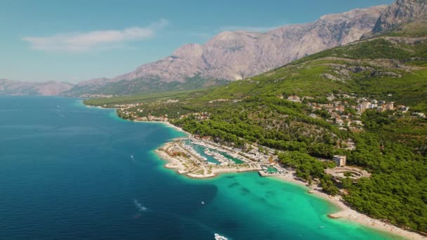 Luchtfoto Van Makarska Kustlijn Biokovo Berg Schilderachtige Adriatische Retraite Het — Stockvideo