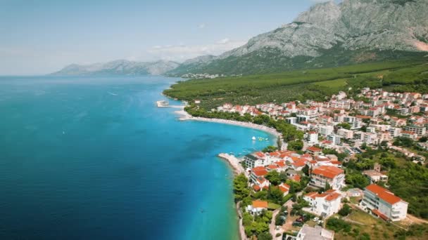 Lebendige Stadt Bayside Der Kroatischen Küste Luftaufnahme Der Geschäftigen Stadt — Stockvideo