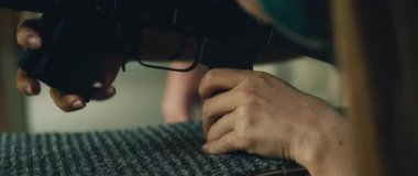 Elleriniz tüfeği sıkıca kavrarken bir sonraki atış için hazır olun..