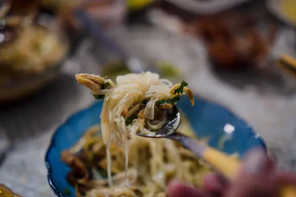 Birisi tepeden bakıldığında, Soto 'nun tadını çıkarmak üzere.