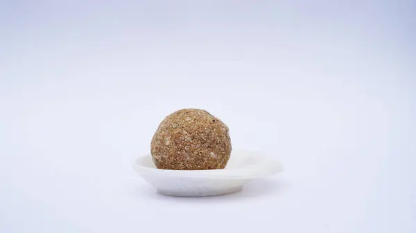 Gond methi ke laddoo. Tatlı Dink laddu, Marathi dilinde Dinkache ladu olarak da bilinir. Kızarmış meyve, FenuGreek tohumu, Khaskhas, yenilebilir sakız, Garden Cress tohumları, şeker gibi tarifler. Boşluğu kopyala.