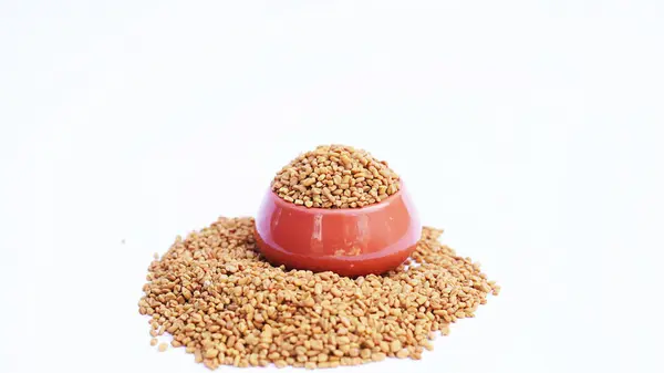 Fenugreek tohumları izole, Kuru Trigonella, Baharatlı Methi Dana Grains, Hint Mutfağı Baharatı İçindekiler, Kuru Sarı FenuGreek Tohum Konservesi