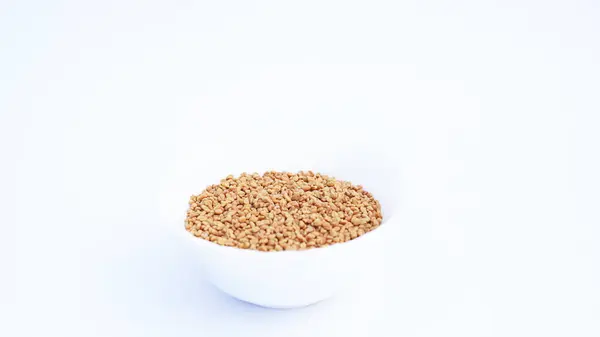 Fenugreek tohumları izole, Kuru Trigonella, Baharatlı Methi Dana Grains, Hint Mutfağı Baharatı İçindekiler, Kuru Sarı FenuGreek Tohum Konservesi