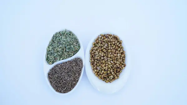 ekmek çeşnileri (rezene, karides, kişniş))