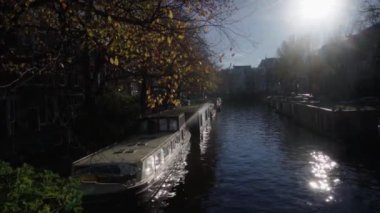 Amsterdam kanalları, tarihi mimari ve Avrupa kültürü. Yüksek kalite 4k görüntü
