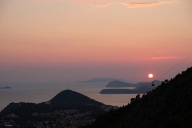 SRD Hill Dubrovnik Hırvatistan 'dan gün batımı manzarası. Yüksek kalite fotoğraf