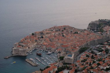Dubrovnik Hırvatları eski kasaba kırmızı kiremit çatıları güzel bir tarih. Yüksek kalite fotoğraf