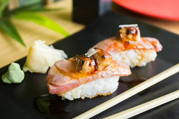 Salmon Sushi Nigiri Japanese Restaurant Tokyo — Φωτογραφία Αρχείου