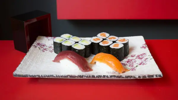 Set Sushi Variety Makis Nigiris Sashimi Fine Fish Salmon Tuna — Foto Stock