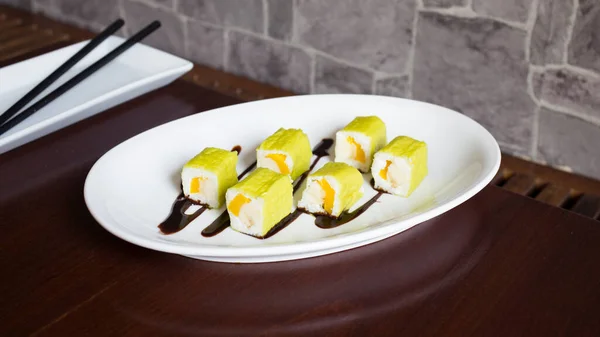 Maki Sushi Rice Seaweed Stuffed Vegetables Vegetarian Ingredients — Zdjęcie stockowe