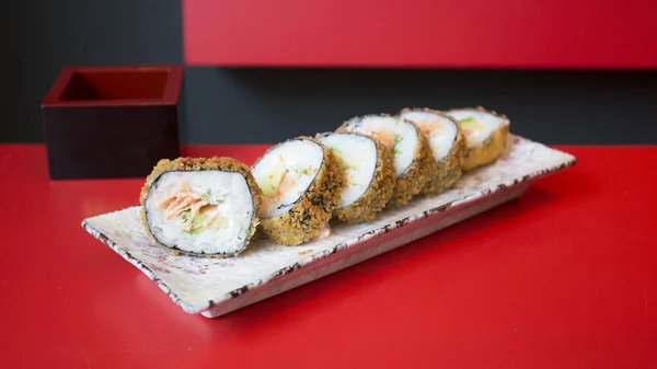 Hot Roll Fried Sushi Roll Salmon Vegetables Modern Sushi Recipe — Foto Stock