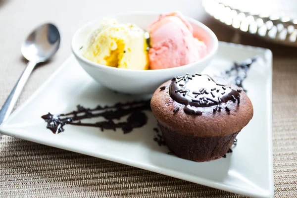 Chocolate Coulant Strawberry Vanilla Ice Cream — Stok fotoğraf