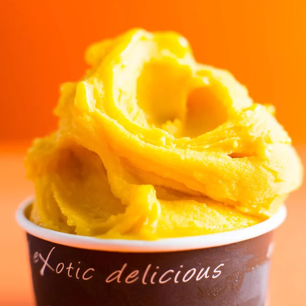 Artisanal Organic Fruit Ice Cream Mango Peach — Stockfoto