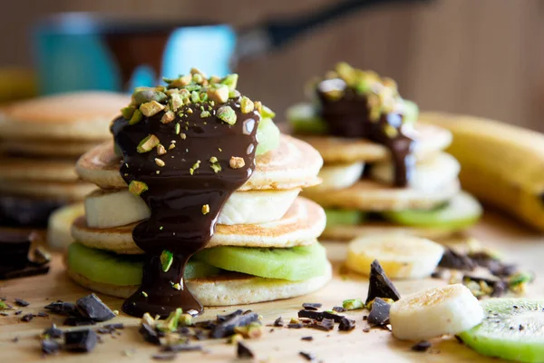 Pancakes Fresh Fruit Banana Strawberries Kiwi Dark Chocolate Covered — Stok fotoğraf