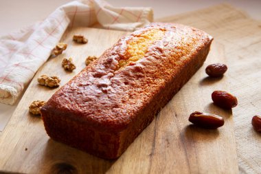 Spongecake with nuts and dates.