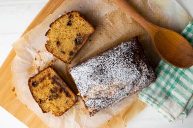Delicious sponge cake with chocolate chips.