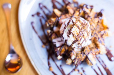 A waffle, also cited with the foreign words waffle, wafol, wafel or waffle, is a typical Belgian and northern French breakfast.