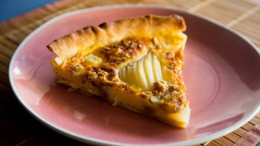 Pear tart with caramel and mascarpone cheese