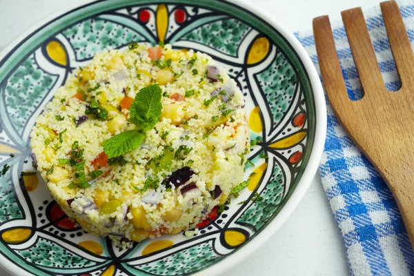 Couscous Salat Mit Gemüse Und Kichererbsen — Stockfoto