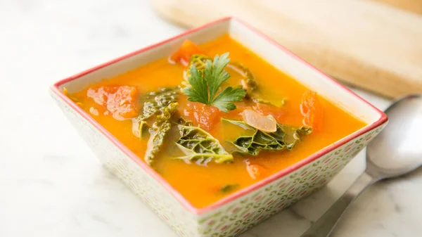 Sopa Col Con Tomate —  Fotos de Stock