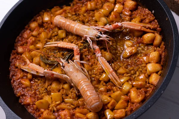 Paella Espanhola Tradicional Com Frutos Mar Como Camarão Vermelho Mexilhões — Fotografia de Stock