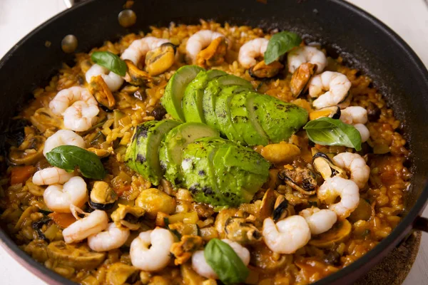 Traditional Spanish Paella Shrimps Avocado — Stock Photo, Image