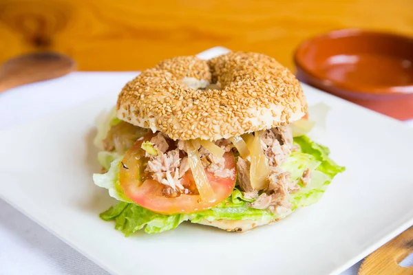 Delicious Tuna Sandwich Bagel Bread Bagel Bread Traditionally Made Wheat — Stock Photo, Image