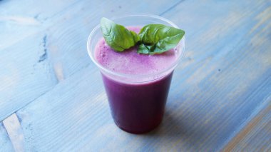 Lezzetli ve sağlıklı organik doğal meyve suyu pancardan yapılır.