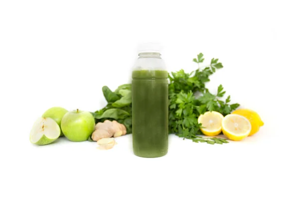 美味しくて健康的な有機グリーンの天然デトックスジュース — ストック写真