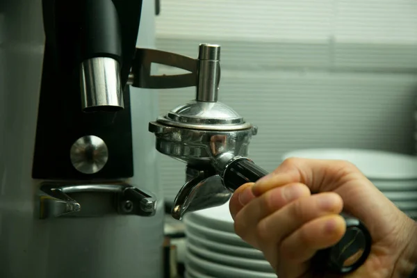 Barista Preparare Delizioso Caffè Biologico — Foto Stock