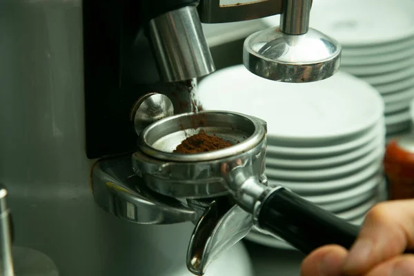 Barista Preparare Delizioso Caffè Biologico — Foto Stock