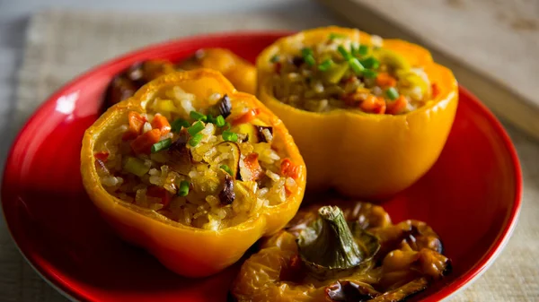 Pečené Papriky Plněné Rýží Zeleninou — Stock fotografie