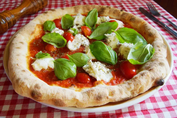 Bufala Mozzarella Pizza Neapolitan Pizza Made Tomato Sauce Mozzarella Cheese — Stock Photo, Image