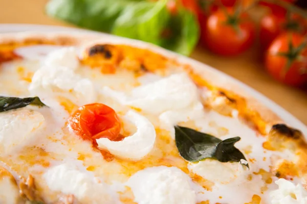 Bufala Mozzarella Pizza Pizza Napolitana Hecha Con Salsa Tomate Queso —  Fotos de Stock