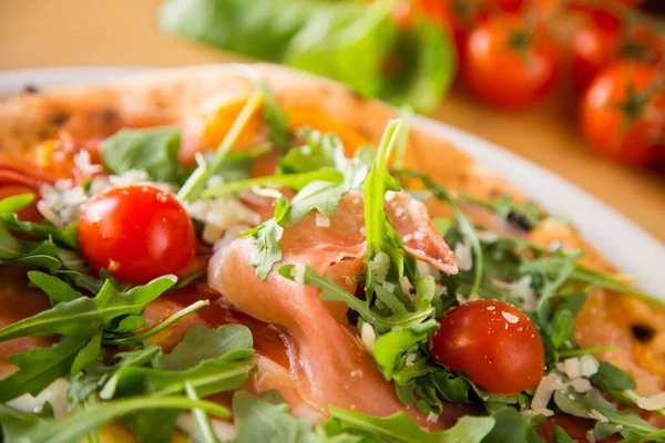 Pizza Salmón Pizza Napolitana Hecha Con Salmón Verduras Horneadas Receta — Foto de Stock