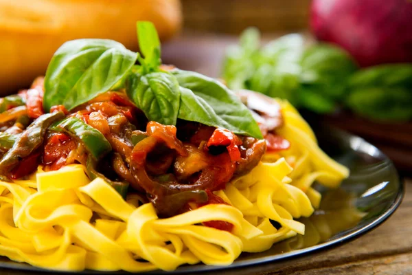 Receta Pasta Italiana Vegetariana Con Diferentes Verduras Salteadas Receta Vegana Fotos de stock libres de derechos