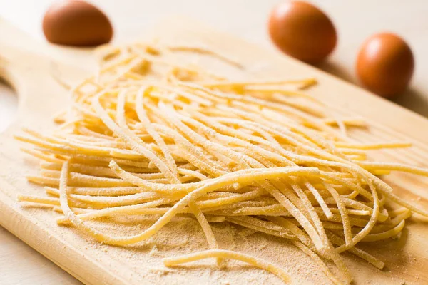 Italian Fresh Pasta Handmade Spaghetti Wooden Board — Stock Photo, Image