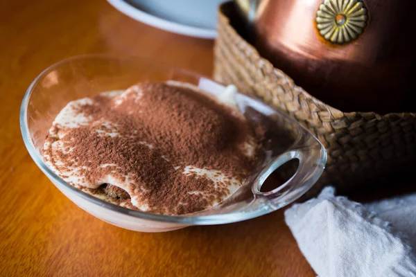Tiramisu Ist Ein Kalter Kuchen Der Schichten Zusammengesetzt Wird Kaffee — Stockfoto