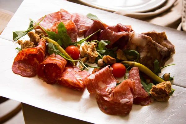 Antipasto 이탈리아 가스트 전형적 시작의 종류이다 파토는 나타와 차가운 음식을 — 스톡 사진