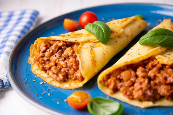 Crepes bolognese. It is called  crepe,  crepe,  crep or creps to the European recipe of Spain/Spanish origin made mainly of wheat flour, with which a disk-shaped dough is made