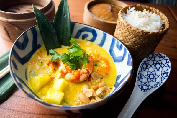 Tazón Curry Con Gambas Restaurante Tailandia — Foto de Stock