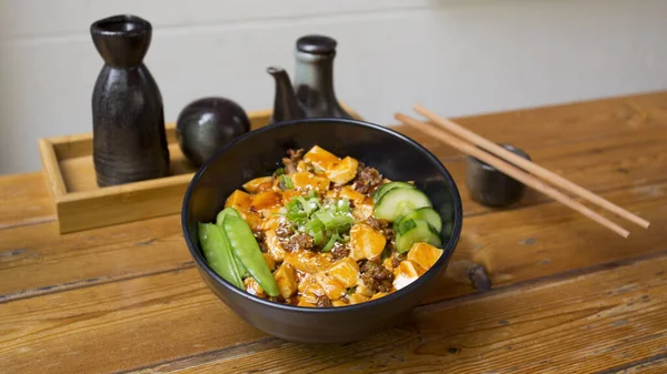 揚げ豆腐 焼き野菜 米と和のコンボプレート — ストック写真